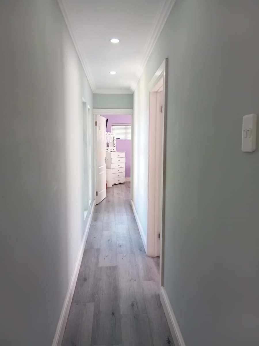 5 Bedroom Property for Sale in Beacon Bay Eastern Cape